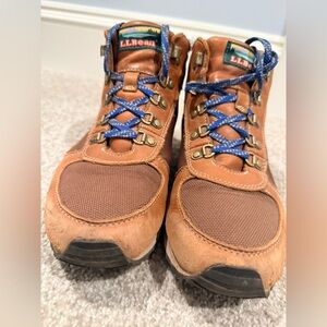 LL Bean Women’s Hiking Boots Size 10